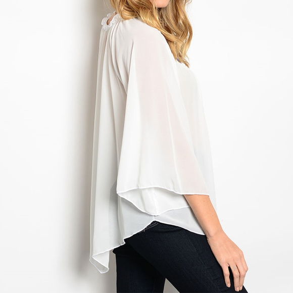 🆕 White Embroidered Aztec Blouse - Picture 2 of 3